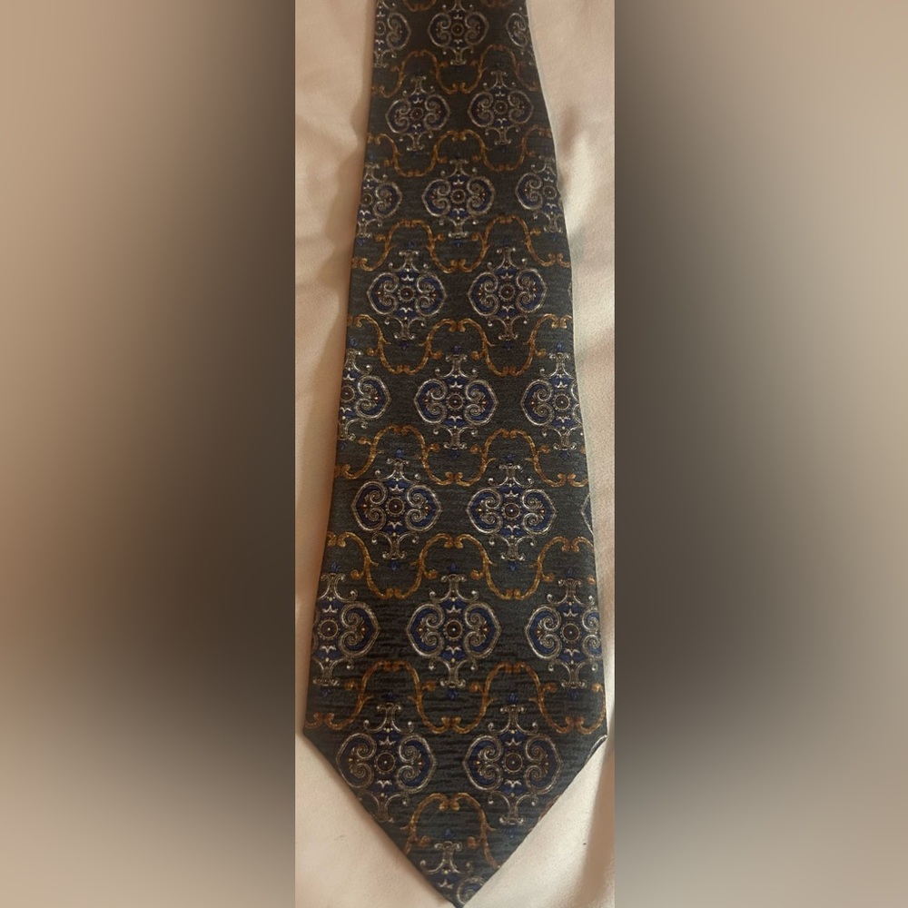 Men’s tie made in Italy. EUC